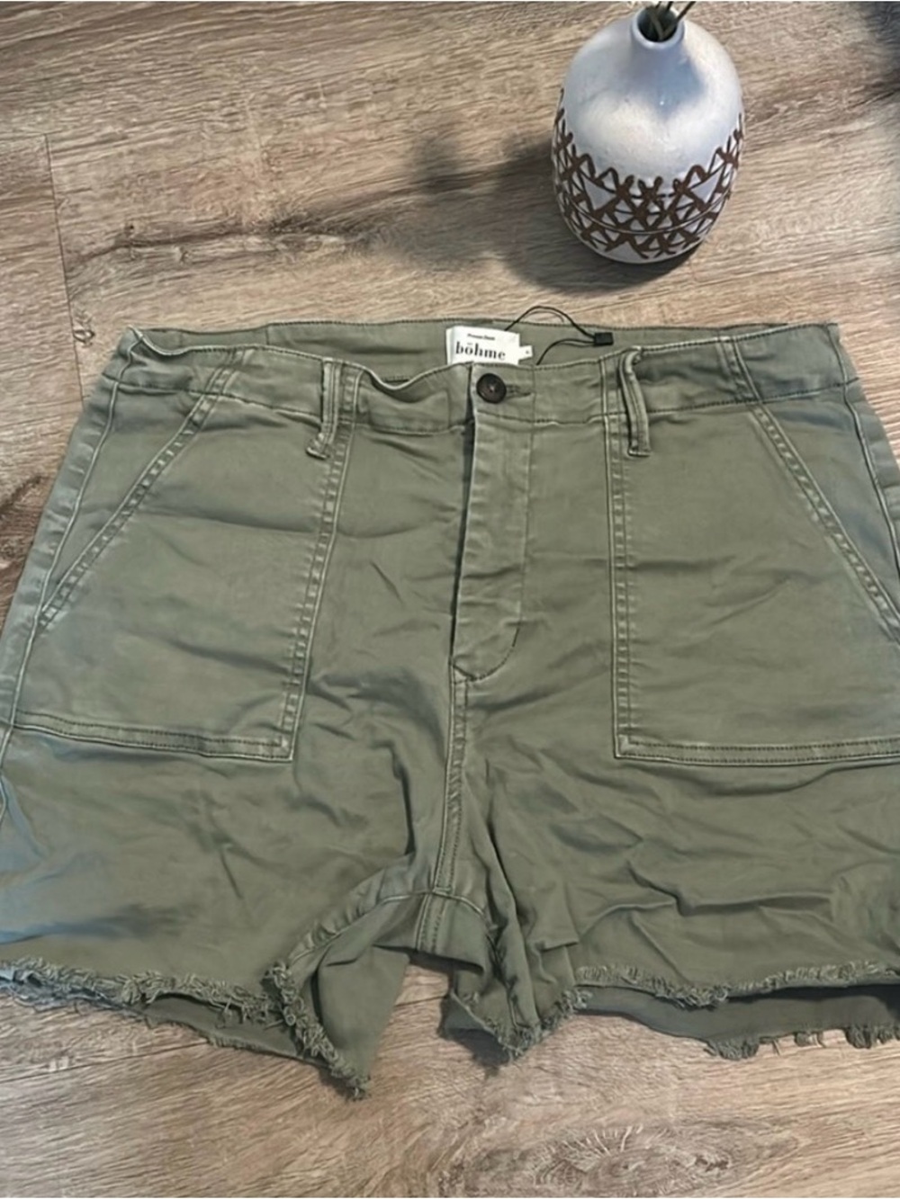 BOHME Army Green Shorts Size XL